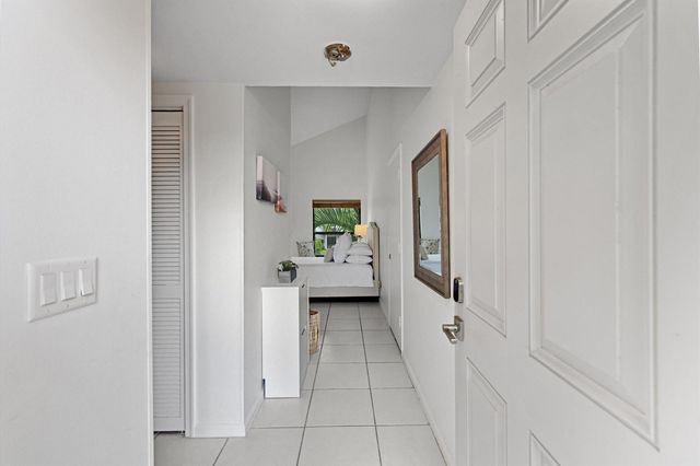 11863 Wimbledon Circle 532, Wellington, FL 33414