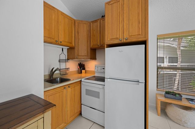 11863 Wimbledon Circle 532, Wellington, FL 33414