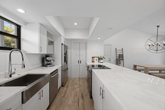 11863 Wimbledon Circle 532, Wellington, FL 33414