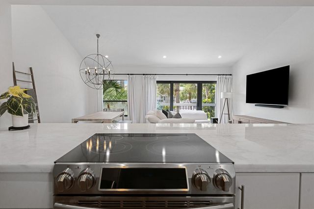 11863 Wimbledon Circle 532, Wellington, FL 33414
