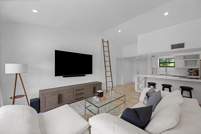 11863 Wimbledon Circle 532, Wellington, FL 33414
