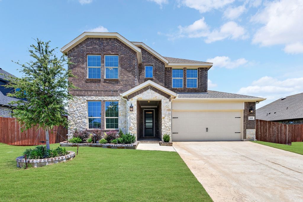 920 Arkan Lane, Fort Worth, TX 76120