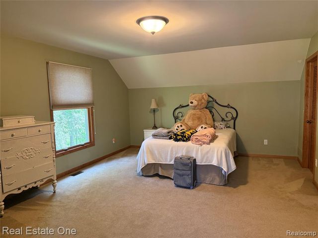 1374 Blue Heron Drive, Highland, MI 48357