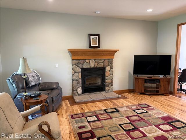 1374 Blue Heron Drive, Highland, MI 48357