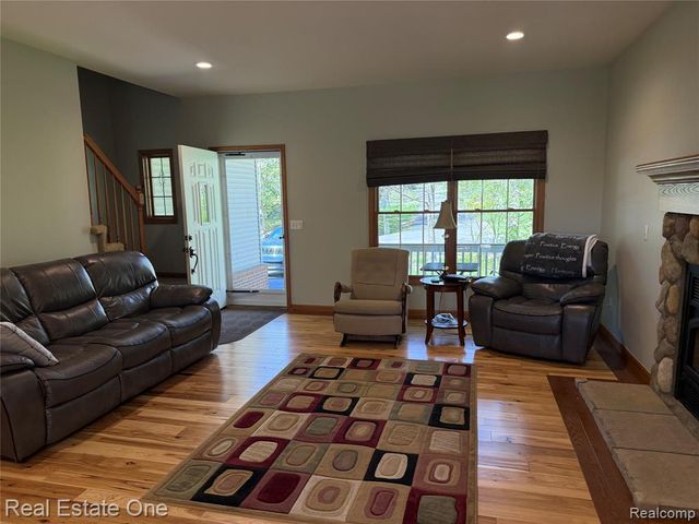 1374 Blue Heron Drive, Highland, MI 48357