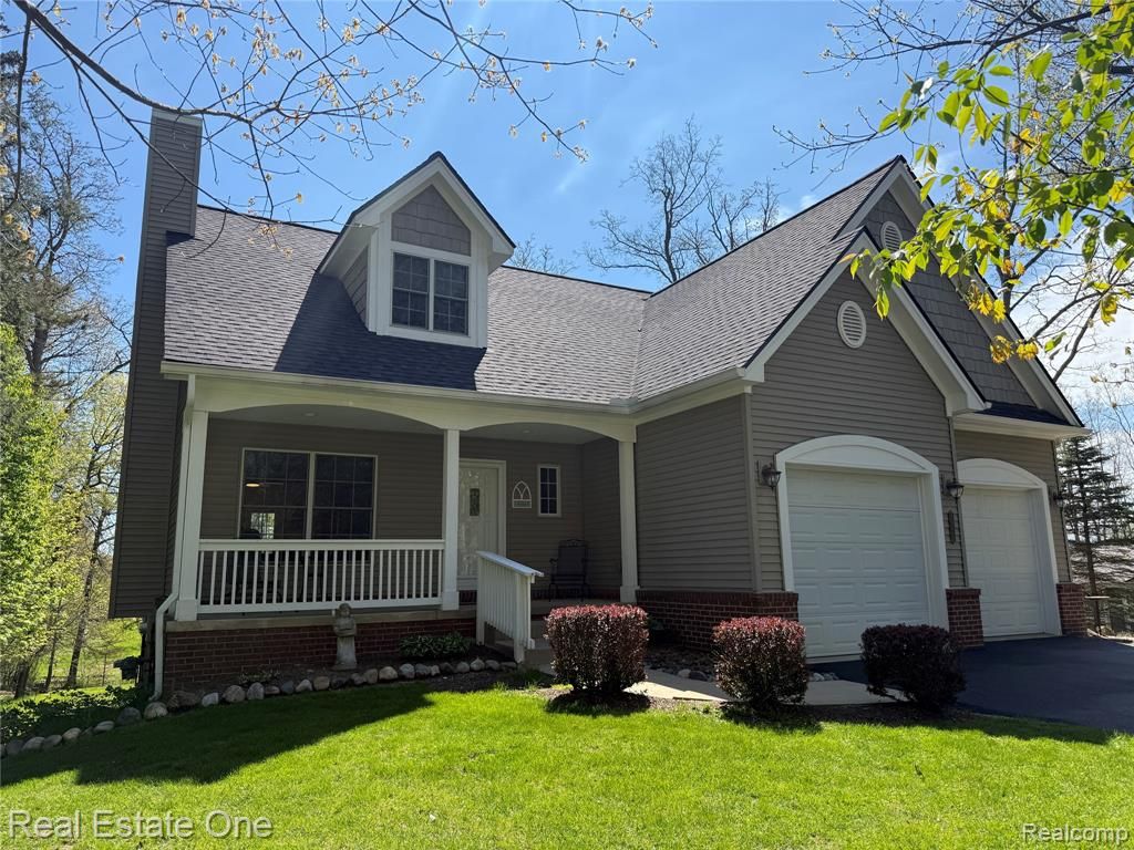 1374 Blue Heron Drive, Highland, MI 48357