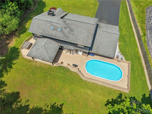 2780 Lyons Road, Camillus, NY 13031