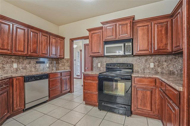 1700 SW 31st Terrace, Moore, OK 73160