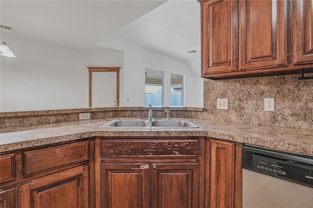 1700 SW 31st Terrace, Moore, OK 73160