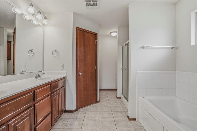 1700 SW 31st Terrace, Moore, OK 73160