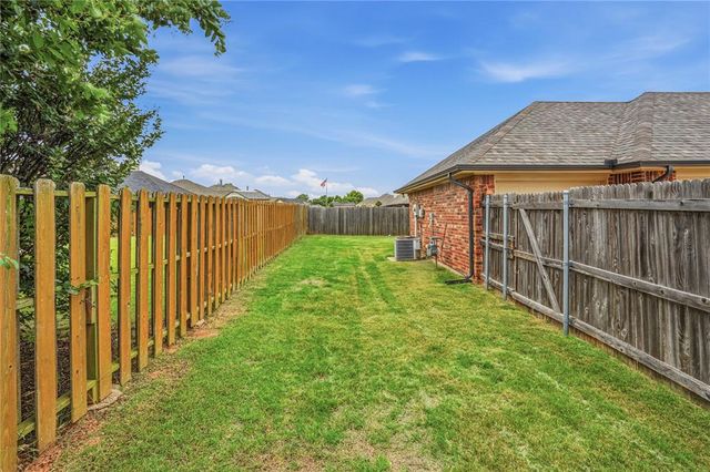 1700 SW 31st Terrace, Moore, OK 73160
