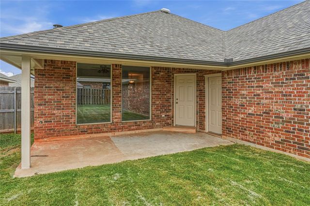 1700 SW 31st Terrace, Moore, OK 73160