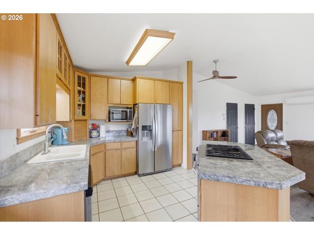 30920 BERLIN Rd, Lebanon, OR 97355