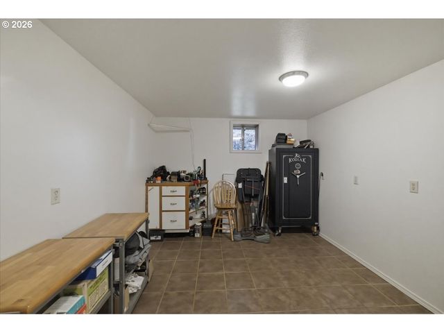 30920 BERLIN Rd, Lebanon, OR 97355