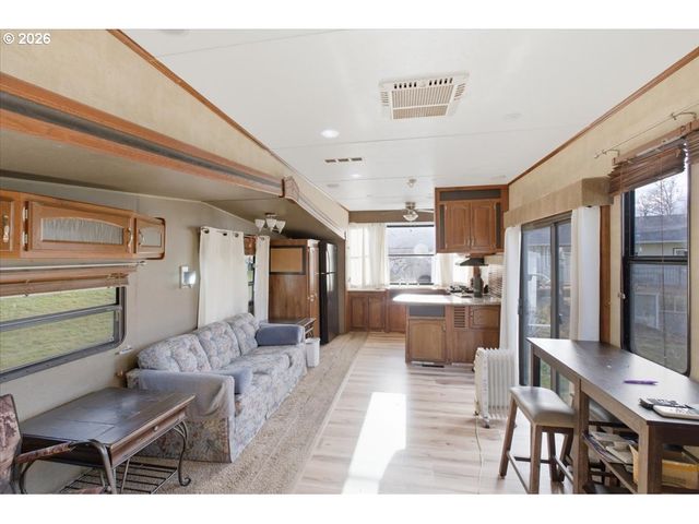 30920 BERLIN Rd, Lebanon, OR 97355