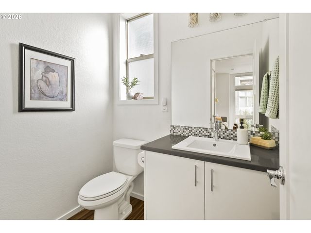 1242 N MORGAN St, Portland, OR 97217