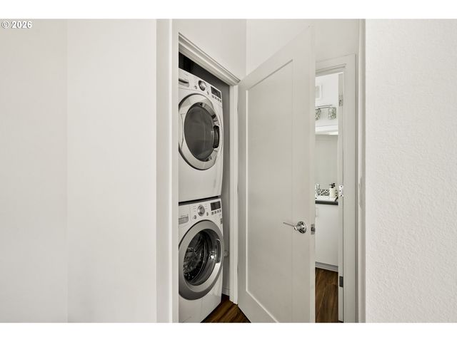 1242 N MORGAN St, Portland, OR 97217