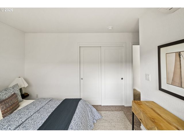 1242 N MORGAN St, Portland, OR 97217