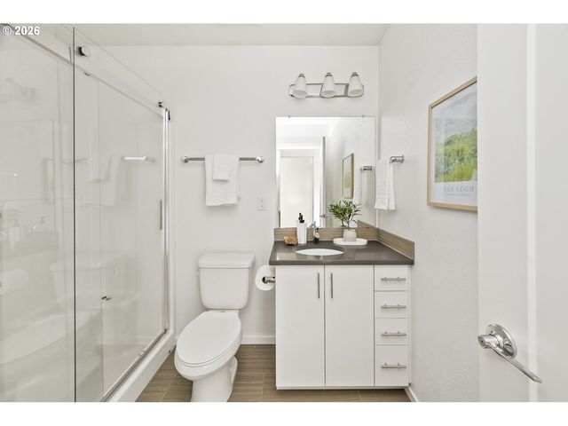 1242 N MORGAN St, Portland, OR 97217