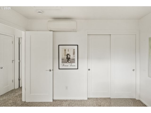 1242 N MORGAN St, Portland, OR 97217