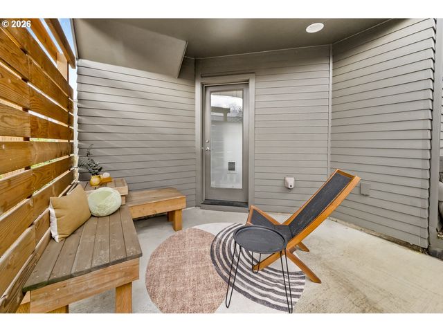 1242 N MORGAN St, Portland, OR 97217