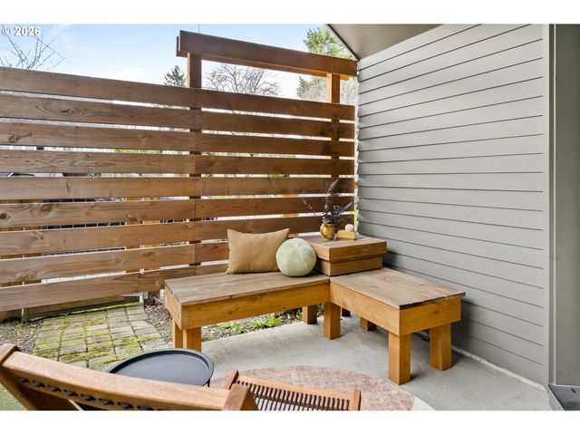 1242 N MORGAN St, Portland, OR 97217