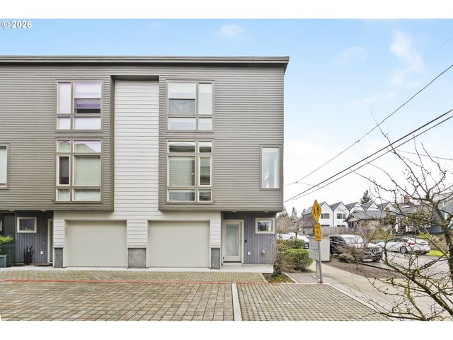 1242 N MORGAN St, Portland, OR 97217