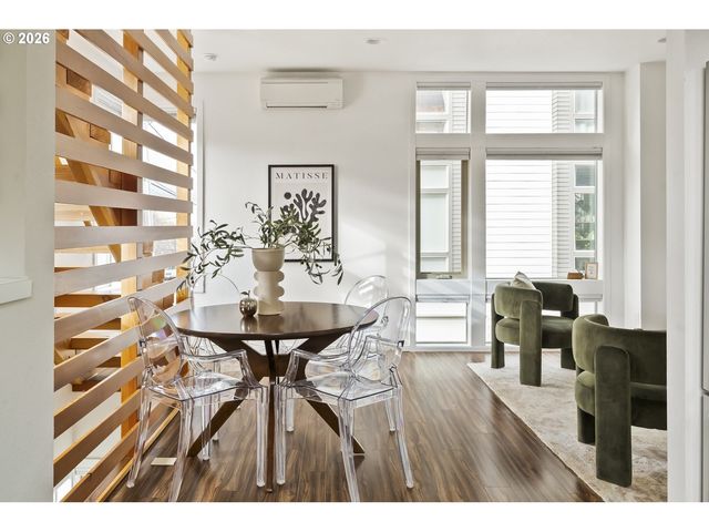 1242 N MORGAN St, Portland, OR 97217