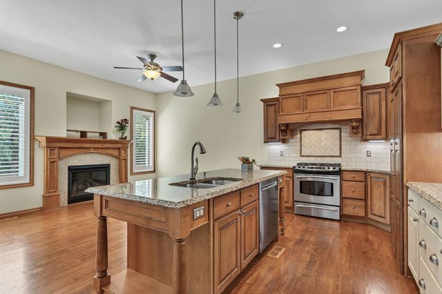 2405 N PECKHAM COURT, Wichita, KS 67228