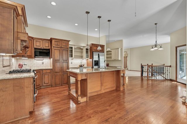 2405 N PECKHAM COURT, Wichita, KS 67228