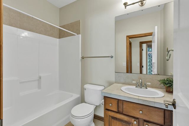 2405 N PECKHAM COURT, Wichita, KS 67228