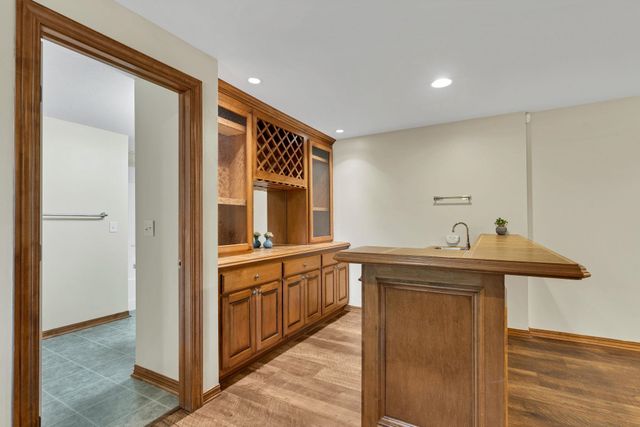 2405 N PECKHAM COURT, Wichita, KS 67228