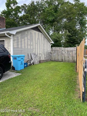 978 Stillwood Circle, Jacksonville, NC 28540
