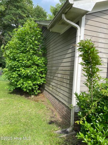 978 Stillwood Circle, Jacksonville, NC 28540