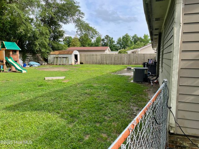978 Stillwood Circle, Jacksonville, NC 28540