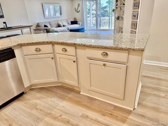 3414 LOON LAKE, Waterford Charter Township, MI 48329