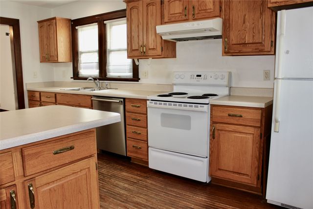 1221 Curtiss Avenue, Ames, IA 50010