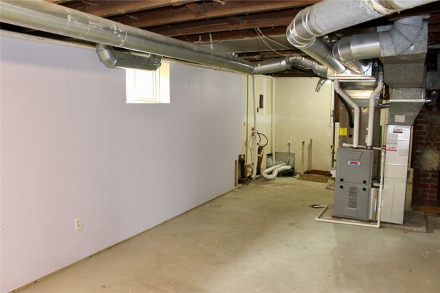 1221 Curtiss Avenue, Ames, IA 50010