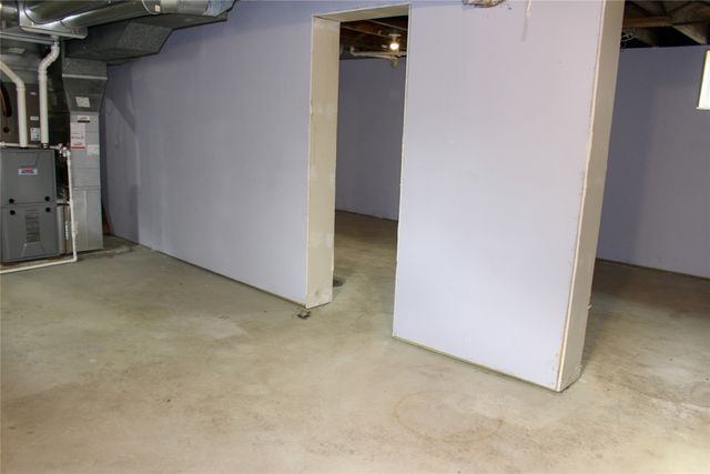 1221 Curtiss Avenue, Ames, IA 50010