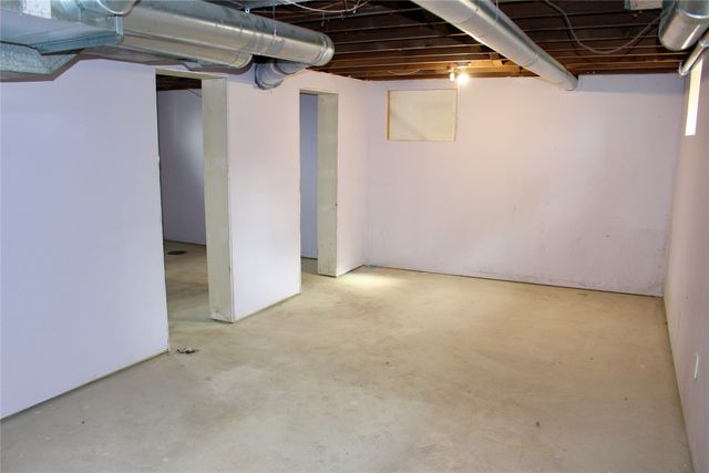 1221 Curtiss Avenue, Ames, IA 50010