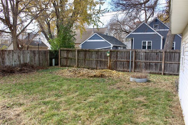 1221 Curtiss Avenue, Ames, IA 50010