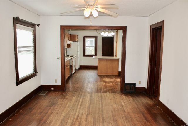 1221 Curtiss Avenue, Ames, IA 50010