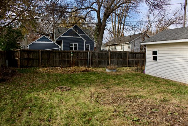 1221 Curtiss Avenue, Ames, IA 50010