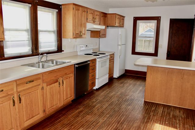 1221 Curtiss Avenue, Ames, IA 50010