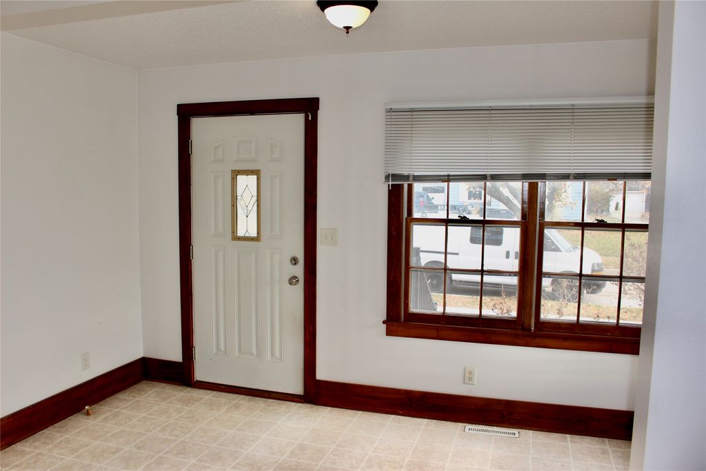 1221 Curtiss Avenue, Ames, IA 50010