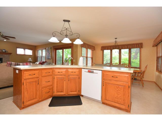 4013 Bordeaux Drive, Janesville, WI 53546