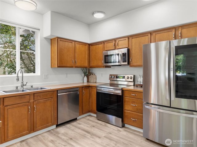 1331 Rowan Ct, Dupont, WA 98327