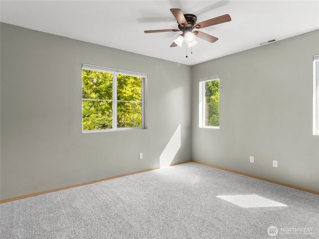 1331 Rowan Ct, Dupont, WA 98327