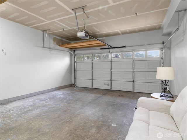 1331 Rowan Ct, Dupont, WA 98327