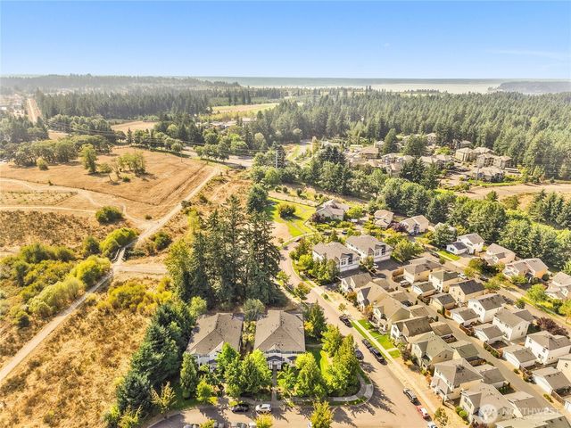 1331 Rowan Ct, Dupont, WA 98327